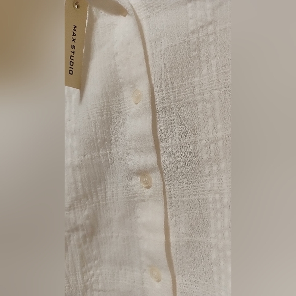 Button up white shirt - Picture 6 of 6